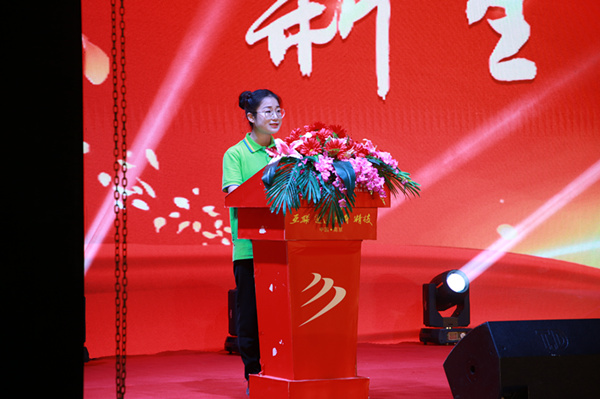 南京新華2019年新生開學(xué)典禮暨CEAC獎(jiǎng)學(xué)金頒獎(jiǎng)盛典隆重舉行！