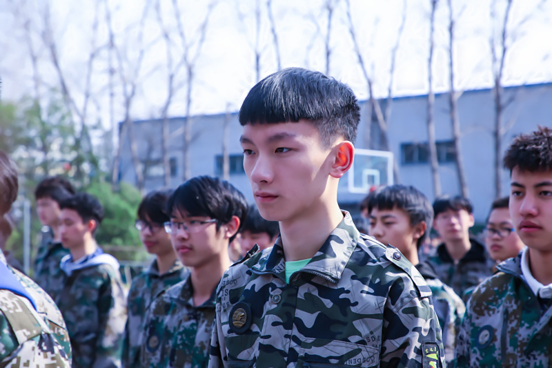 退伍軍人轉(zhuǎn)業(yè)選擇新華，開啟高薪白領(lǐng)的成長之路