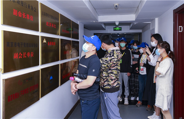 【南京新華五一試學(xué)營】試學(xué)火爆，歡迎新同學(xué)來到南京新華~