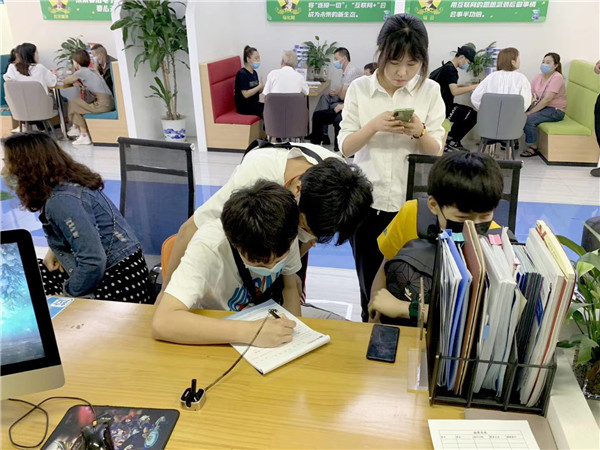 好學校成就好未來，新華電腦學校正在火熱招生中……