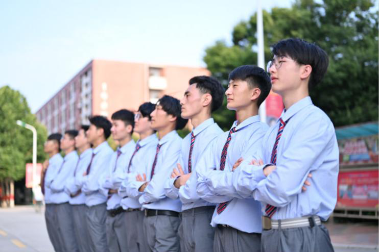 職業(yè)教育托舉新希望，如何選擇一所好學(xué)校？