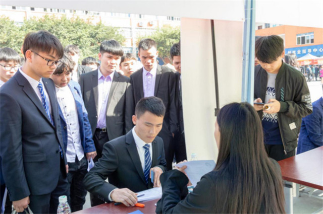 職業(yè)教育托舉新希望，如何選擇一所好學(xué)校？