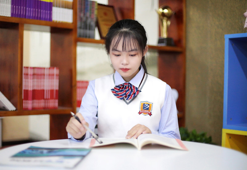 初<a href=http://njxh.cn target=_blank class=infotextkey>高中</a>女生學(xué)什么<a href=http://njxh.cn target=_blank class=infotextkey>專業(yè)</a>好？女生最吃香的互聯(lián)網(wǎng)熱門<a href=http://njxh.cn target=_blank class=infotextkey>專業(yè)</a>排名出爐！