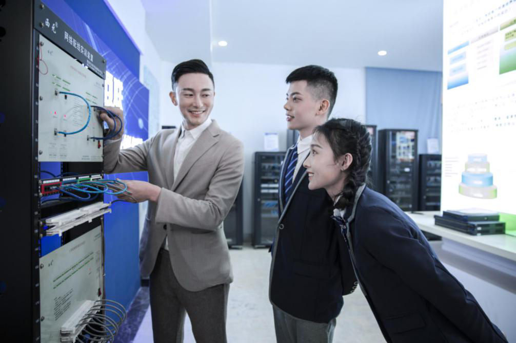 人工智能空前火爆，盤點新華人工智能<a href=http://njxh.cn target=_blank class=infotextkey>專業(yè)</a>教學(xué)和就業(yè)