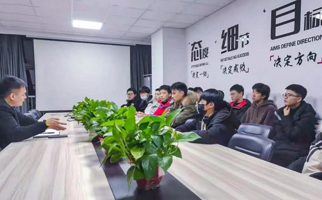 南京新華：試學營開班啦！一周試學助你榮耀起航！
