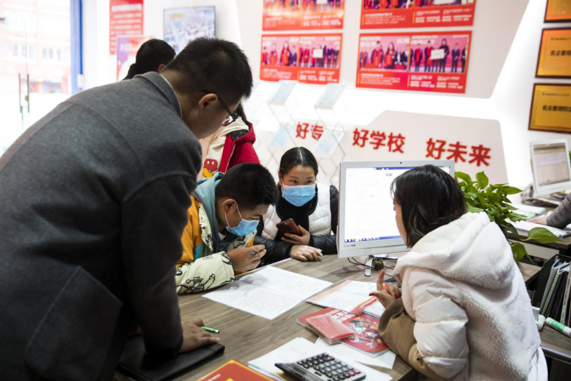 為什么總勸你來校實地考察？好學校不怕比較！