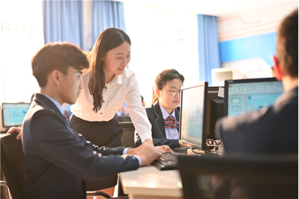 速來圍觀！知名演員直播探校，為高薪<a href=http://njxh.cn target=_blank class=infotextkey>專業(yè)</a>代言！