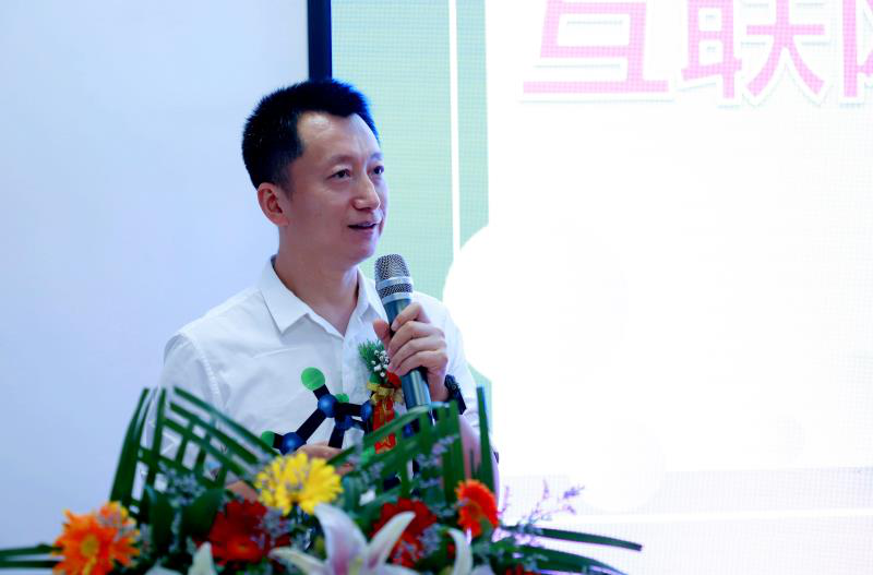 傳遞向上力量！新華電腦學(xué)?！独蠋焷砹恕?月繼續(xù)開講！