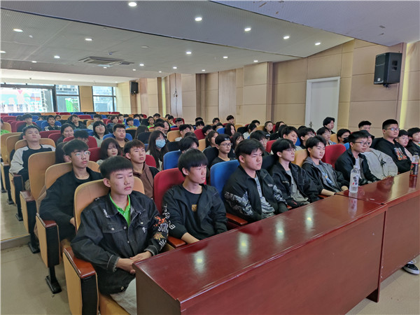 大咖進校園|把人生過成藝術，將藝術寫進人生