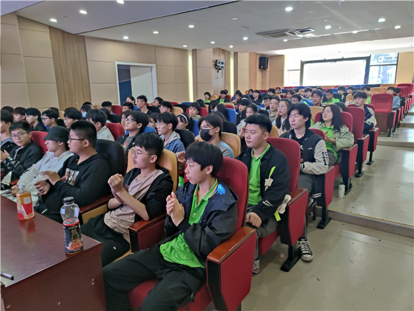 大咖進校園|把人生過成藝術，將藝術寫進人生