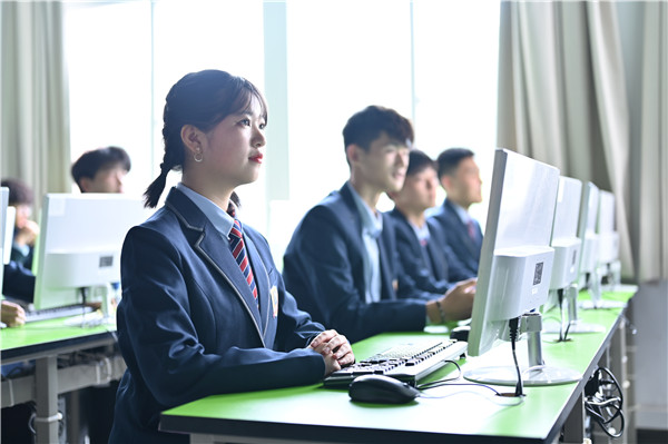 如何高水平薪資就業(yè)？這有一本新華秘籍！
