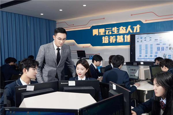 為什么新職教法引起社會熱議，新華帶你了解
