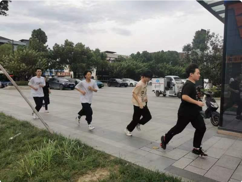 “玩轉(zhuǎn)熱愛(ài)，競(jìng)無(wú)止境”|新華互聯(lián)網(wǎng)科技2022電競(jìng)青訓(xùn)營(yíng)正式開(kāi)營(yíng)！