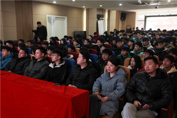 南京新華舉行消防知識宣講活動，提升學(xué)生安全意識
