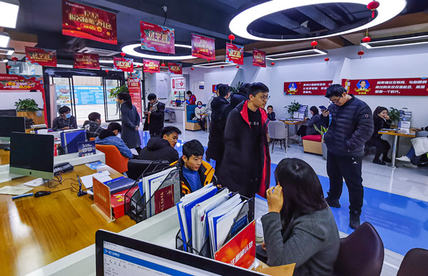 為什么總勸你來校實地考察？好學(xué)校不怕比較！