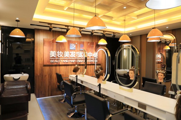 南京新華美妝專業(yè)怎么樣？就業(yè)前景好不好？